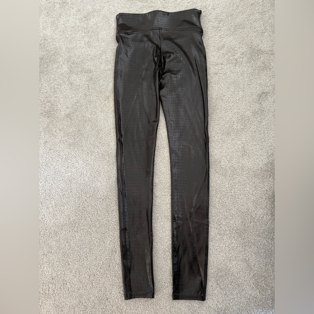 Brand New Spanx Croc Shine Faux Leather Leggings / New with Tags - Brown/Black - Picture 3 of 6